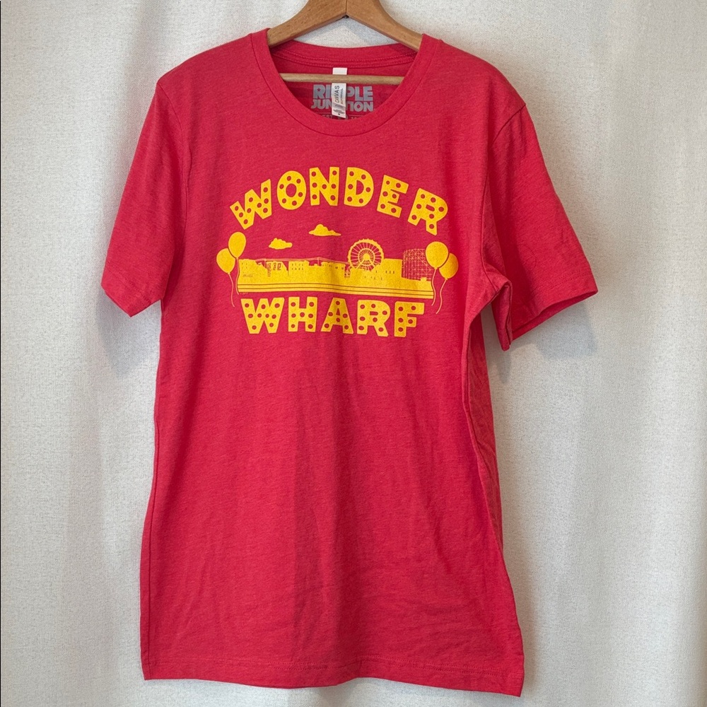 Bob's Burgers Ripple Junction Wonder Wharf Red and Yellow T Shirt EUC